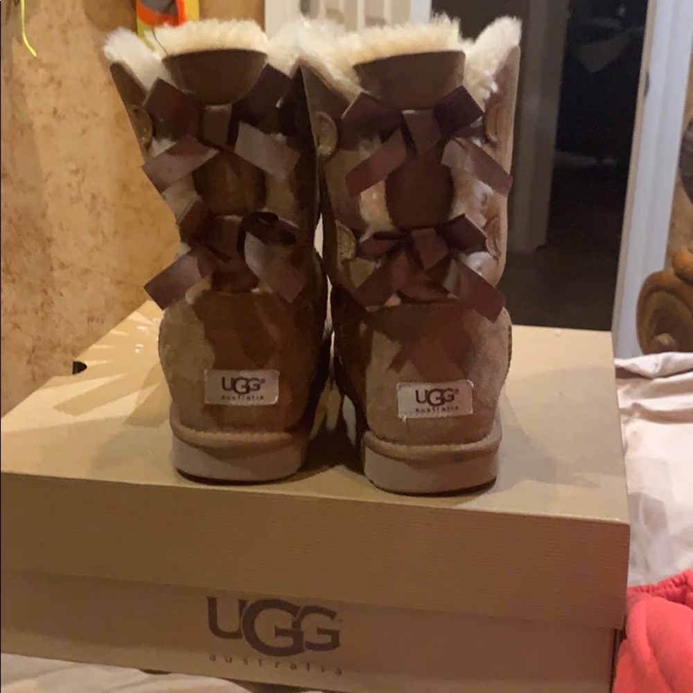 UGG